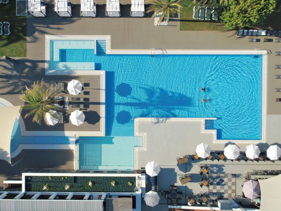 Blick auf den Pool des ROBINSON Clus Quinta da Ria, Algarve, Portugal