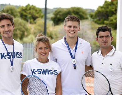Tennis-Camp mit Florian Mayer: Die Gewinnerin des ROBINSON Gewinnspiels zwischen den anderen Teilnehmern