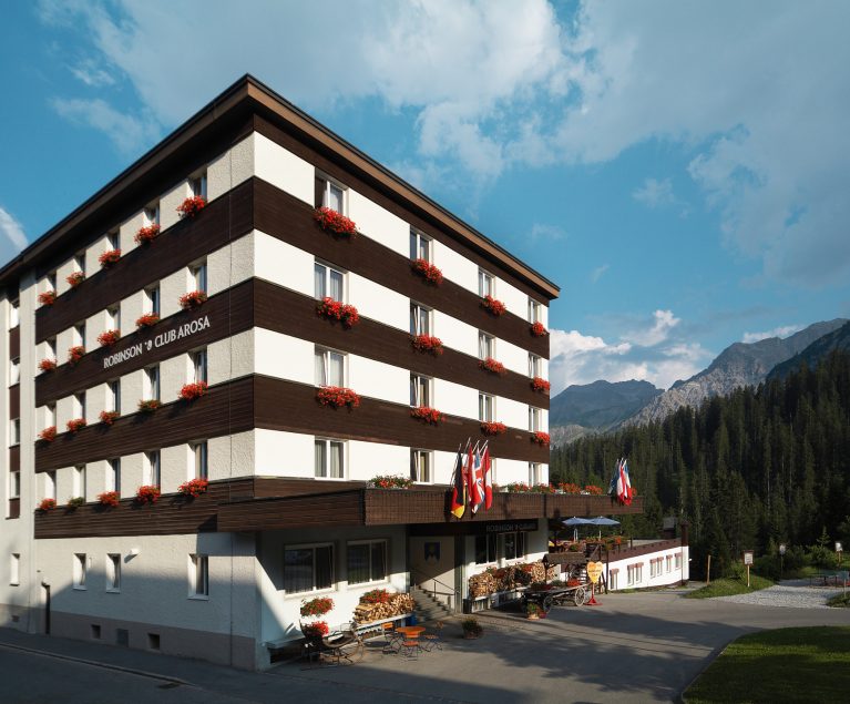 Sommerurlaub in der Schweiz: Der ROBINSON Club Arosa hat ab Juni 2021 auch im Sommer für Gäste geöffnet.