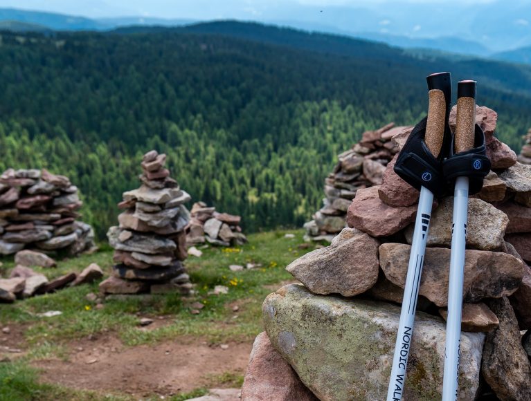 Nordic Walking in den Bergen Österreichs: ROBINSON Ernährungsexpertin Dr. Renate Sacker gibt Tipps.