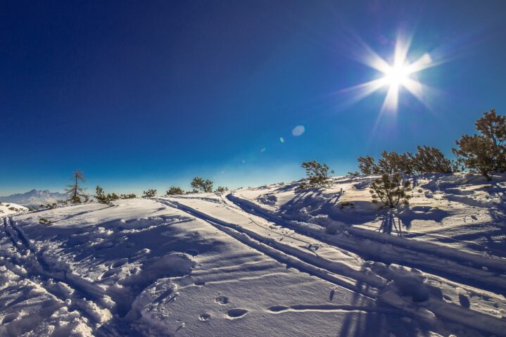 Winterlandschaft bei Sonnenschein