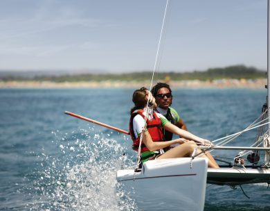 Segeln lernen: 6 Tipps für deinen Start auf einem Segelboot