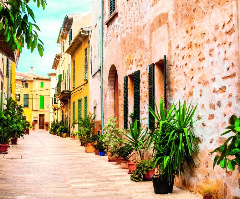 Altstadtgasse in Alcudia Mallorca