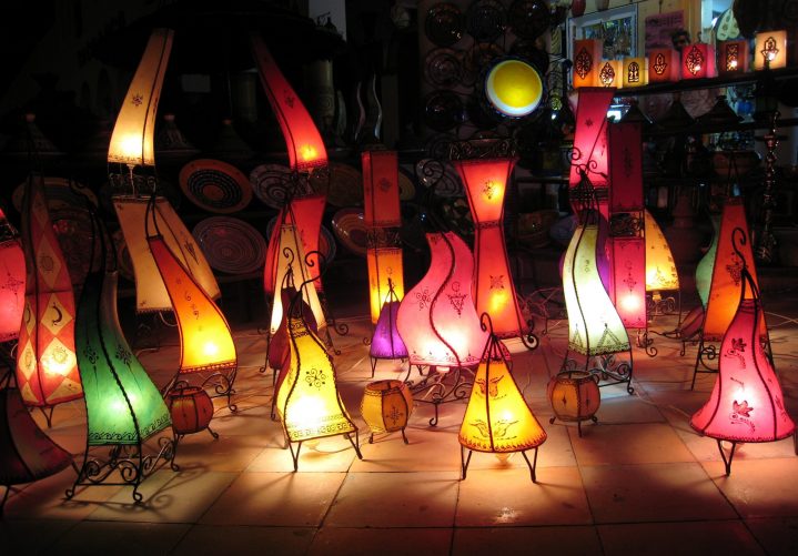 Bunte marokkanische Lampen