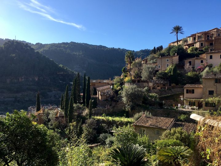 Aussicht Künstlerdorf Deia auf Mallorca