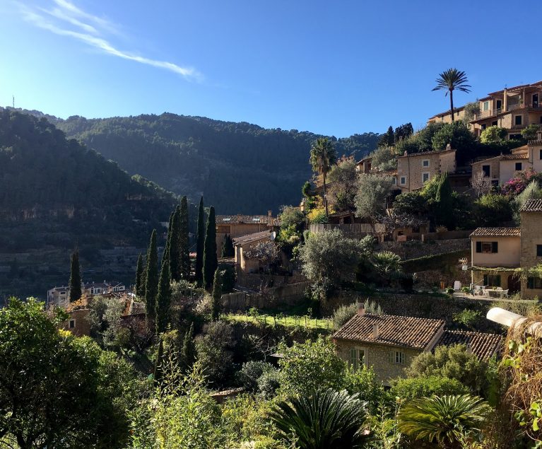 Das Künstlerdorf daia auf Mallorca ist definitiv ein Abstecher während einer Wanderung wert