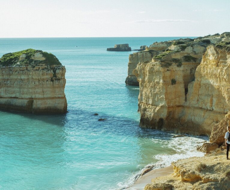 Wandern Algarve: Trekking auf spektakulären Küstenpfaden
