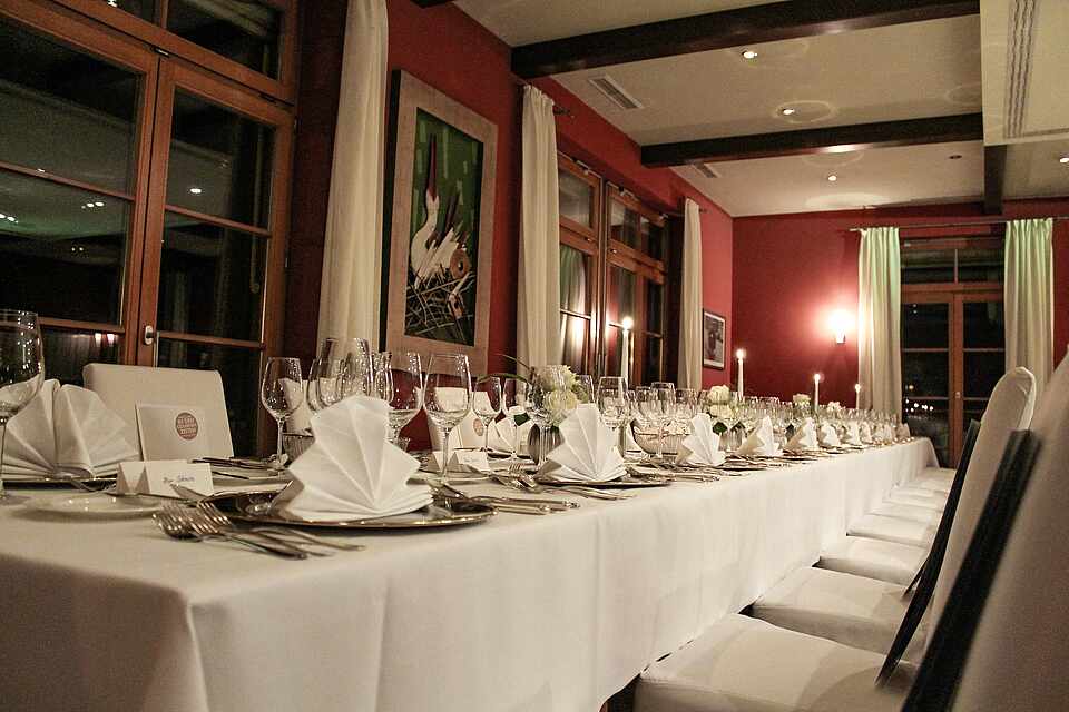 Gedeckter Esstisch im Spezialitätenrestaurant