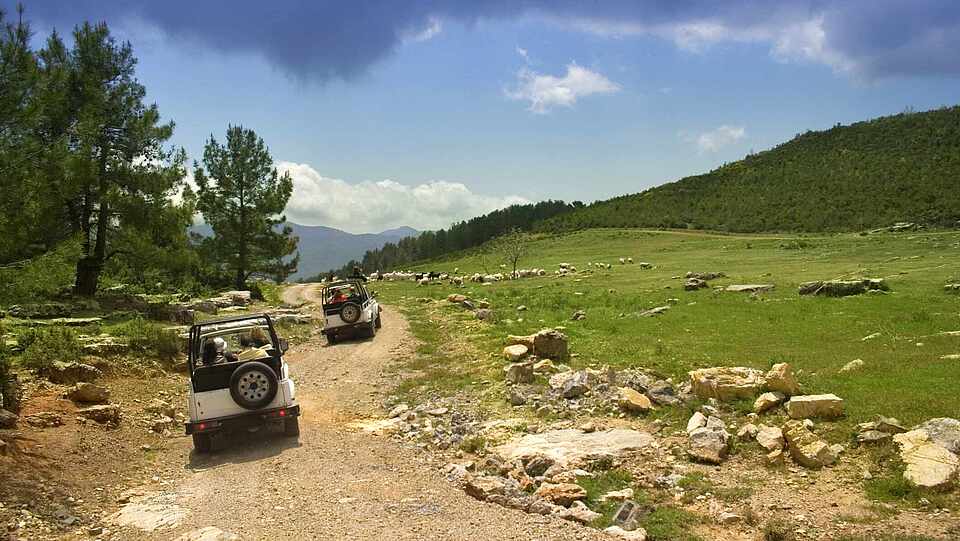 Offroad Tour mit zwei Jeeps