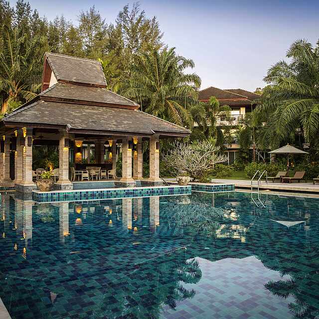 Aussen-Pool im Asia-Syle