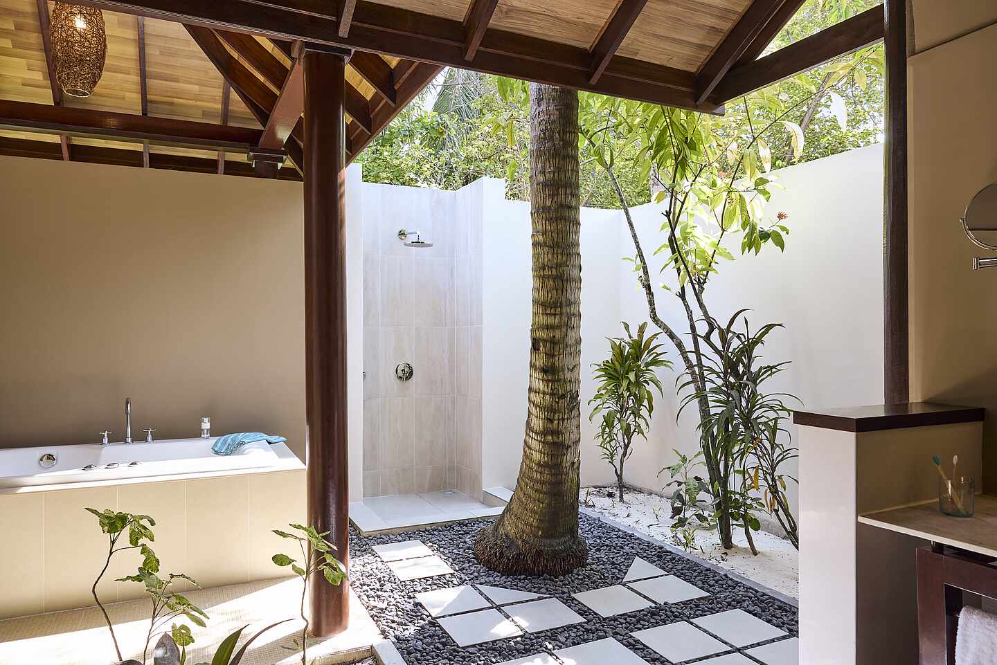 ROBINSON MALDIVES, BUM1 - Beach Villa Superior Sea View