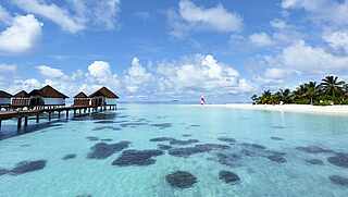 Wasserbungalows, Hütten auf dem Wasser, Meer, Strand, Malediven
