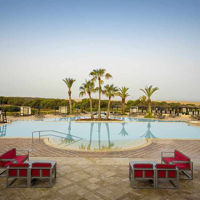 Sitzgelegenheiten am Hauptpool Sitzgelegenheiten am Hauptpool im Club Agadir